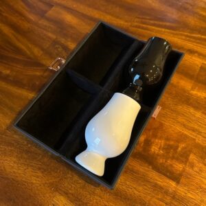 Glencairn Travel Case with Black and White Glass